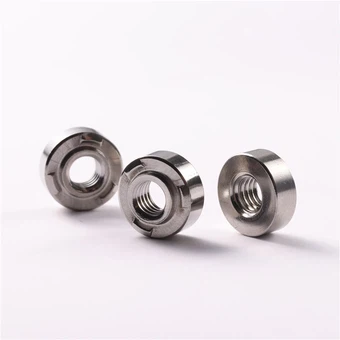 ステンレス鋼の丸い溶接ナット